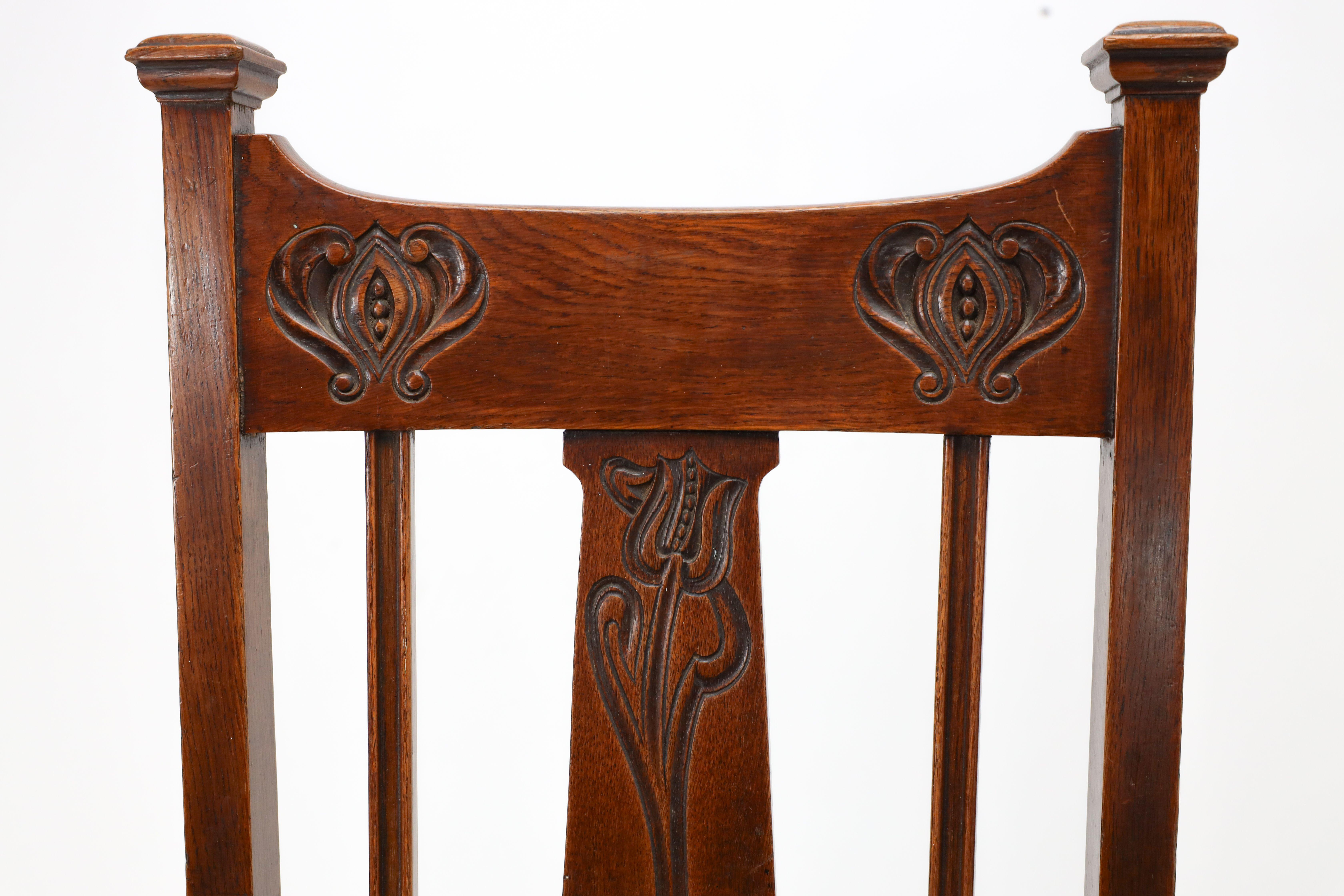 Shapland and Petter. A top quality Glasgow school oak Arts and Crafts hall chair For Sale 1