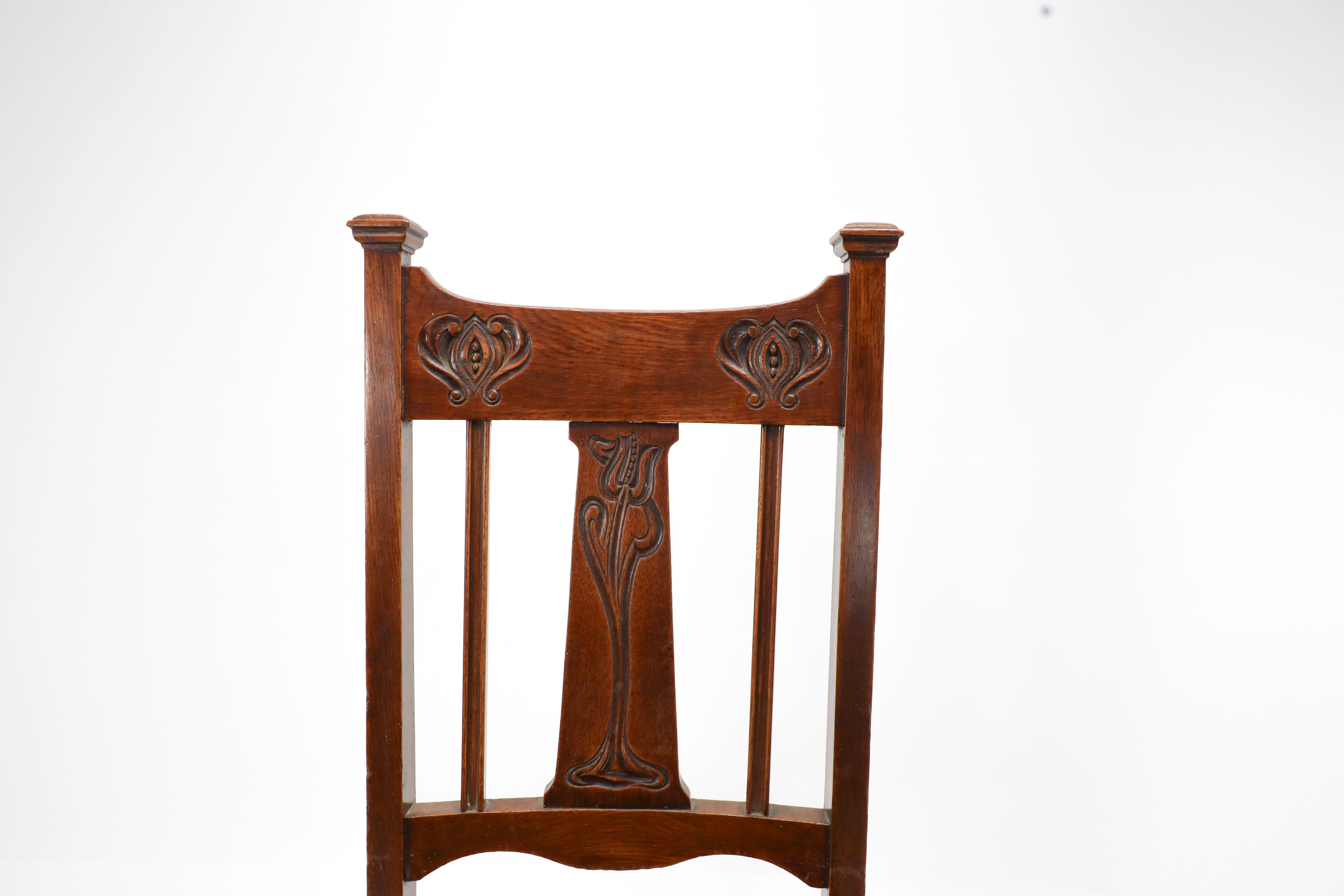 Shapland and Petter. A top quality Glasgow school oak Arts and Crafts hall chair For Sale 2
