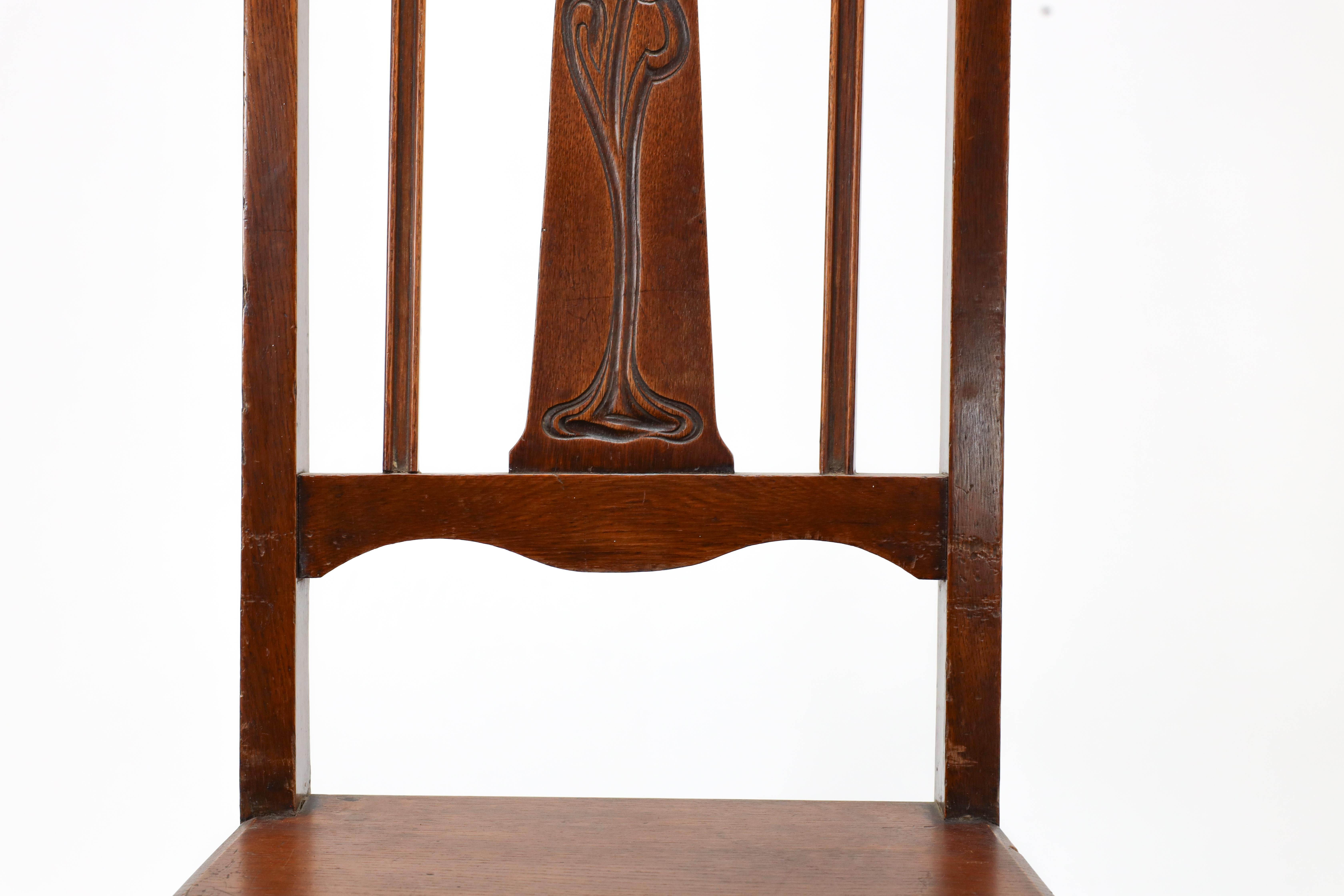 Shapland and Petter. A top quality Glasgow school oak Arts and Crafts hall chair For Sale 3