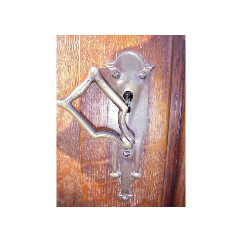 Shapland et Petter. Armoire triple et coiffeuse en chêne de style Arts and Crafts 5