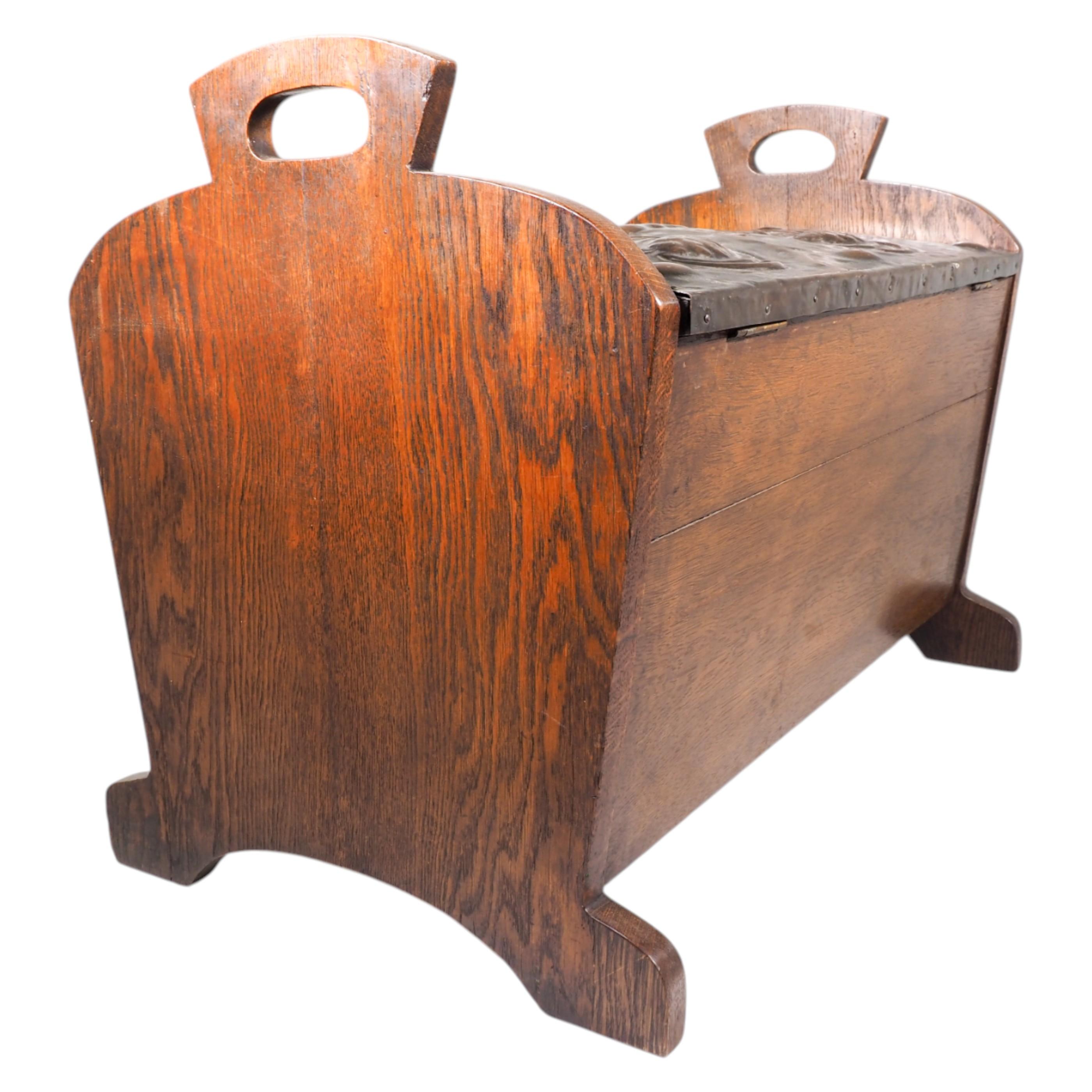 Shapland & Petter oder Liberty & Co., attri. Arts and Crafts Deckenkiste aus Eiche im Angebot 6
