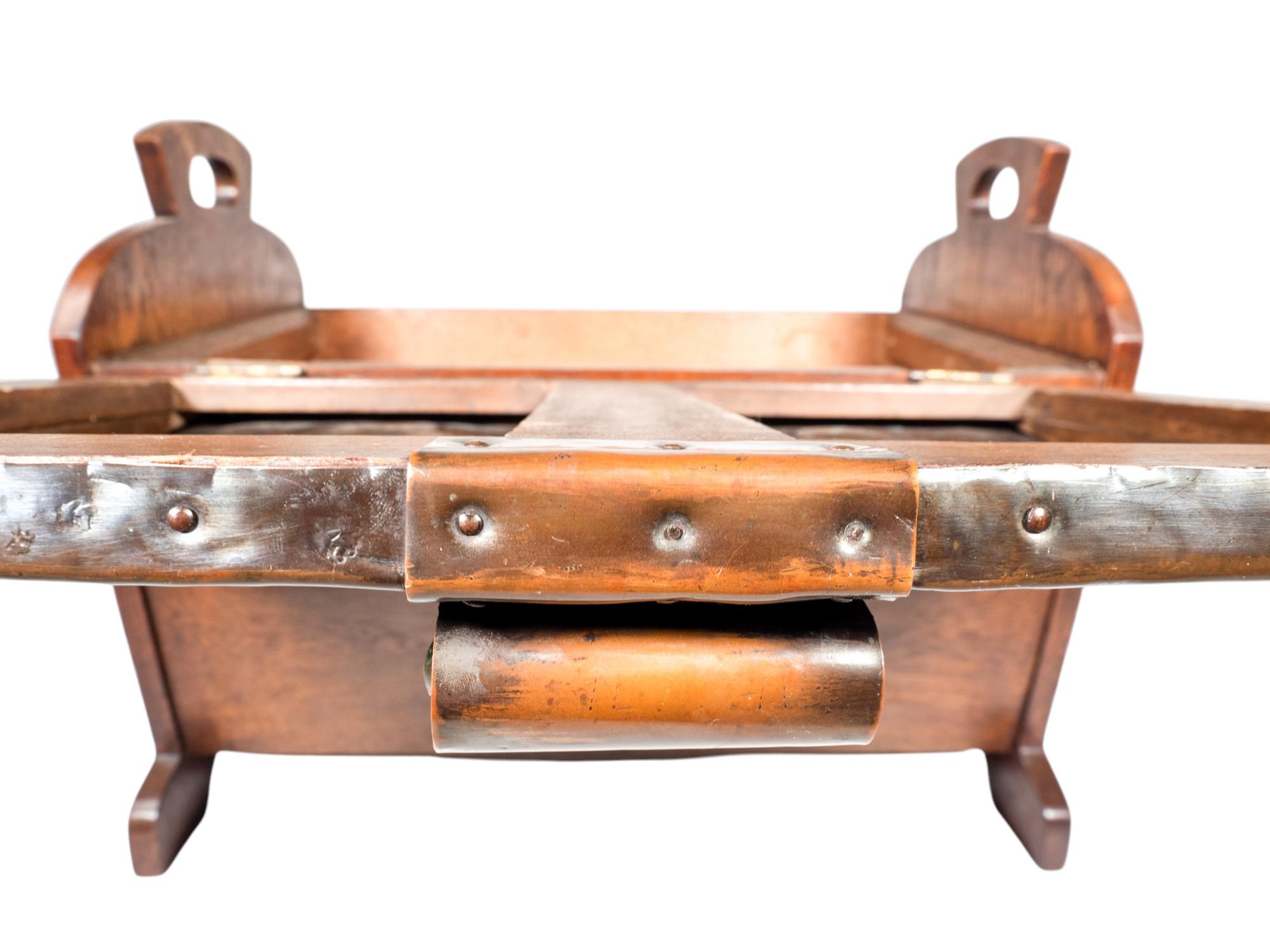 Shapland & Petter oder Liberty & Co., attri. Arts and Crafts Deckenkiste aus Eiche im Angebot 11