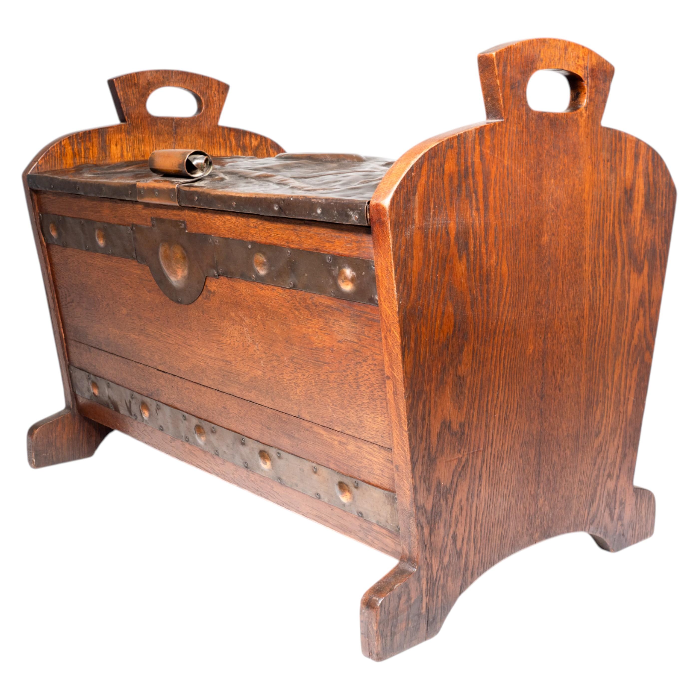 Shapland & Petter oder Liberty & Co., attri. Arts and Crafts Deckenkiste aus Eiche im Angebot 13