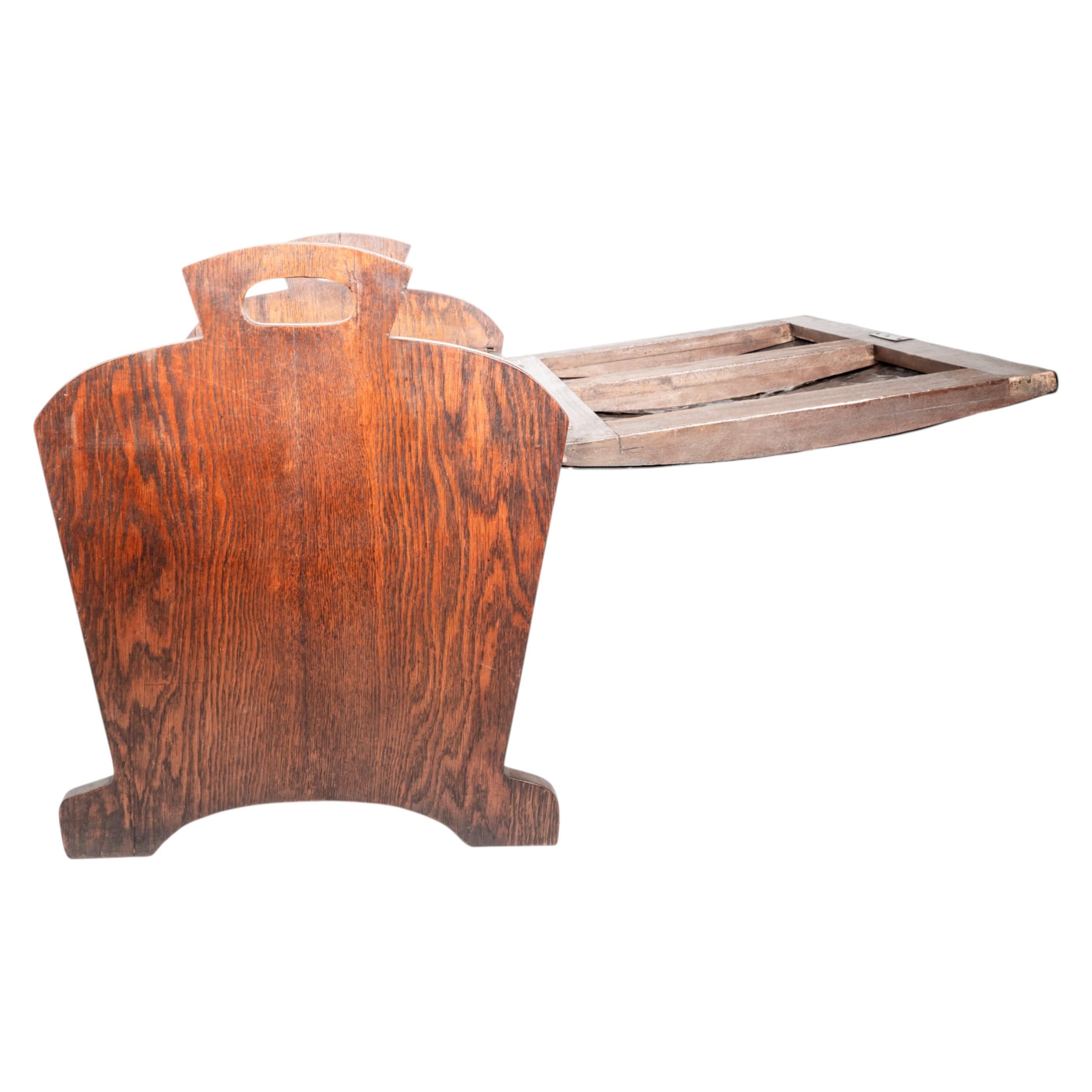 Shapland & Petter oder Liberty & Co., attri. Arts and Crafts Deckenkiste aus Eiche im Angebot 1
