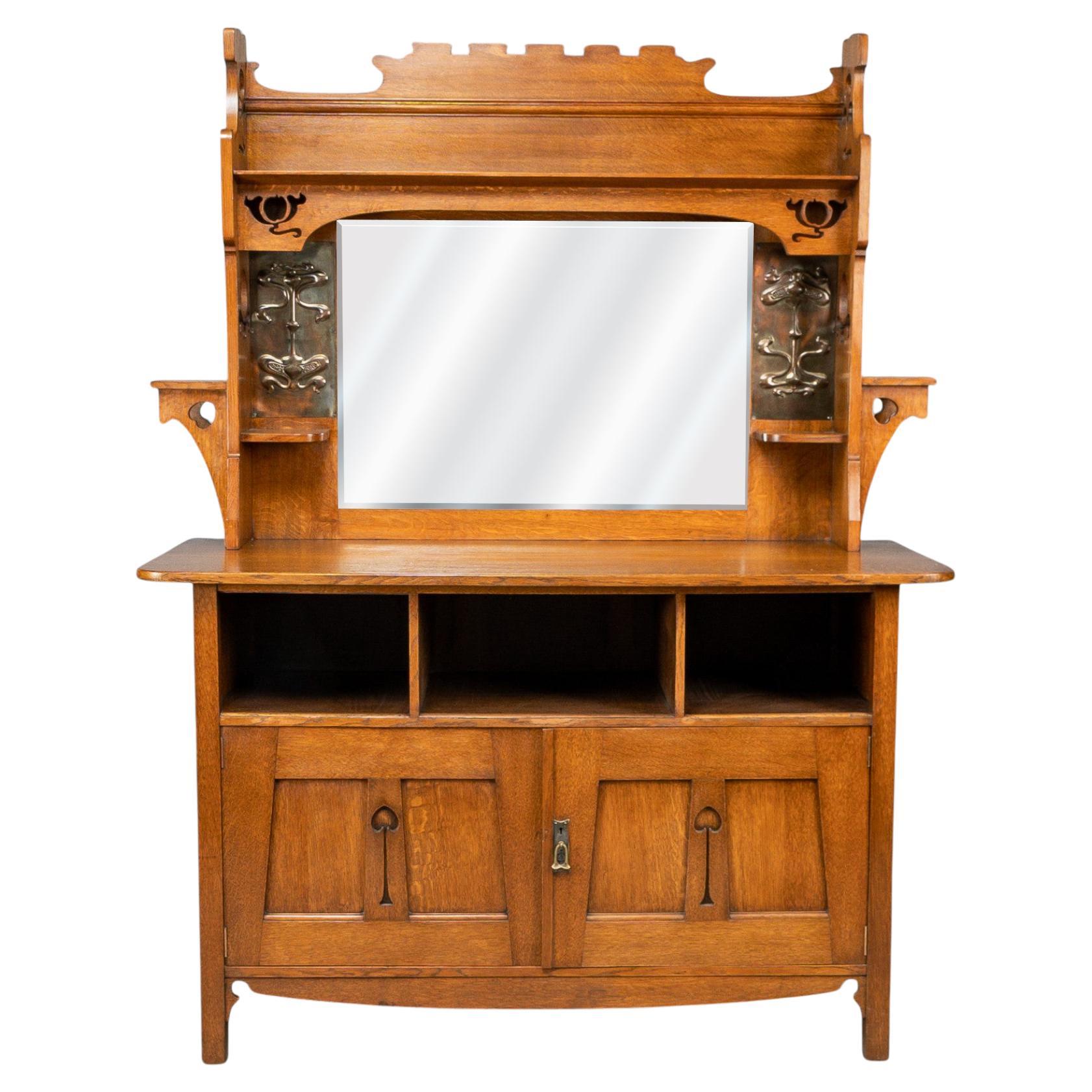 Credenza Shapland & Petter Arts & Crafts in Oak con piano e espositore in legno