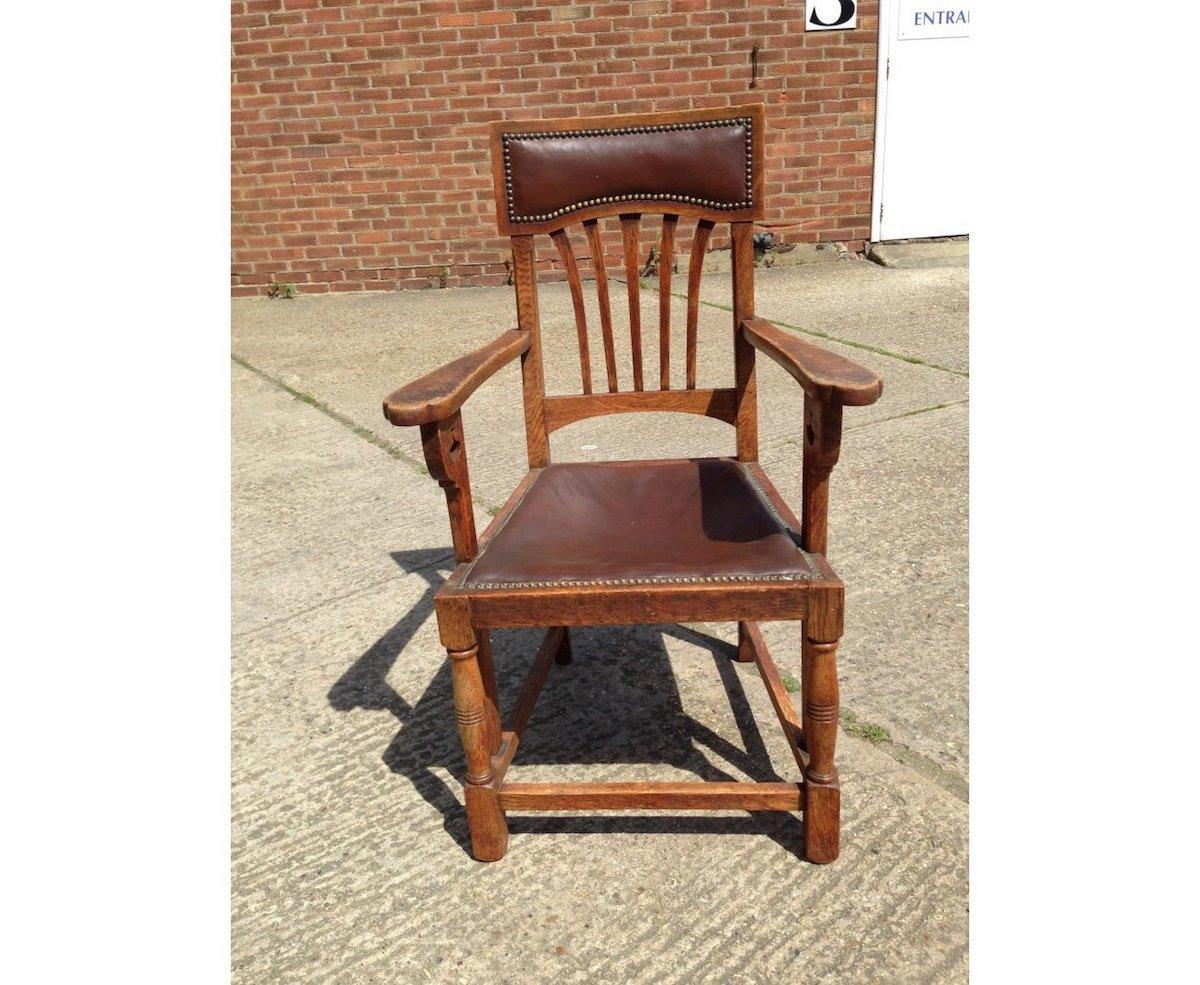 Hand-Crafted Shapland & Petter Attri a Set of Eight English Arts & Crafts Oak Dining Chairs For Sale