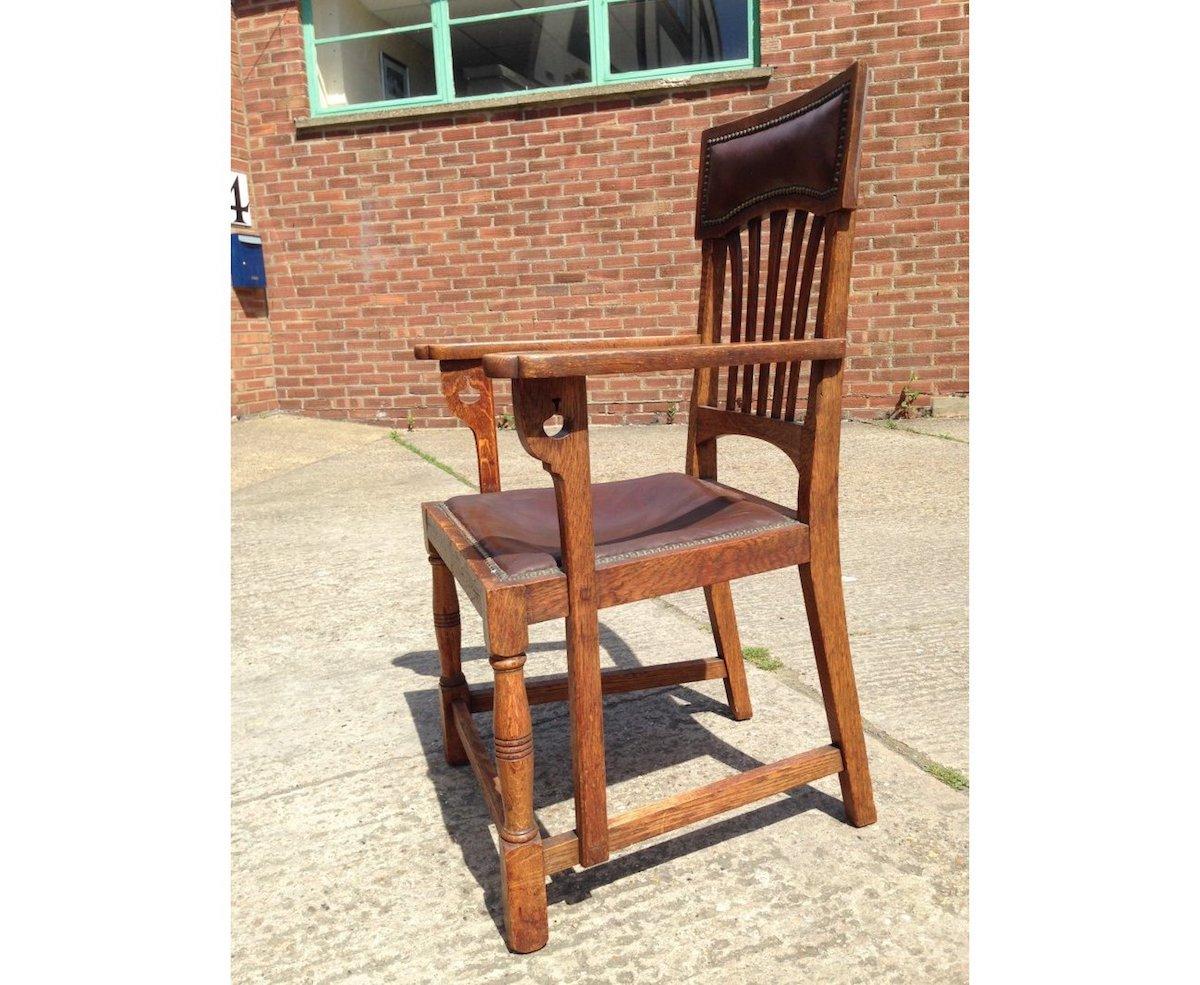 Shapland & Petter Attri a Set of Eight English Arts & Crafts Oak Dining Chairs In Good Condition For Sale In London, GB