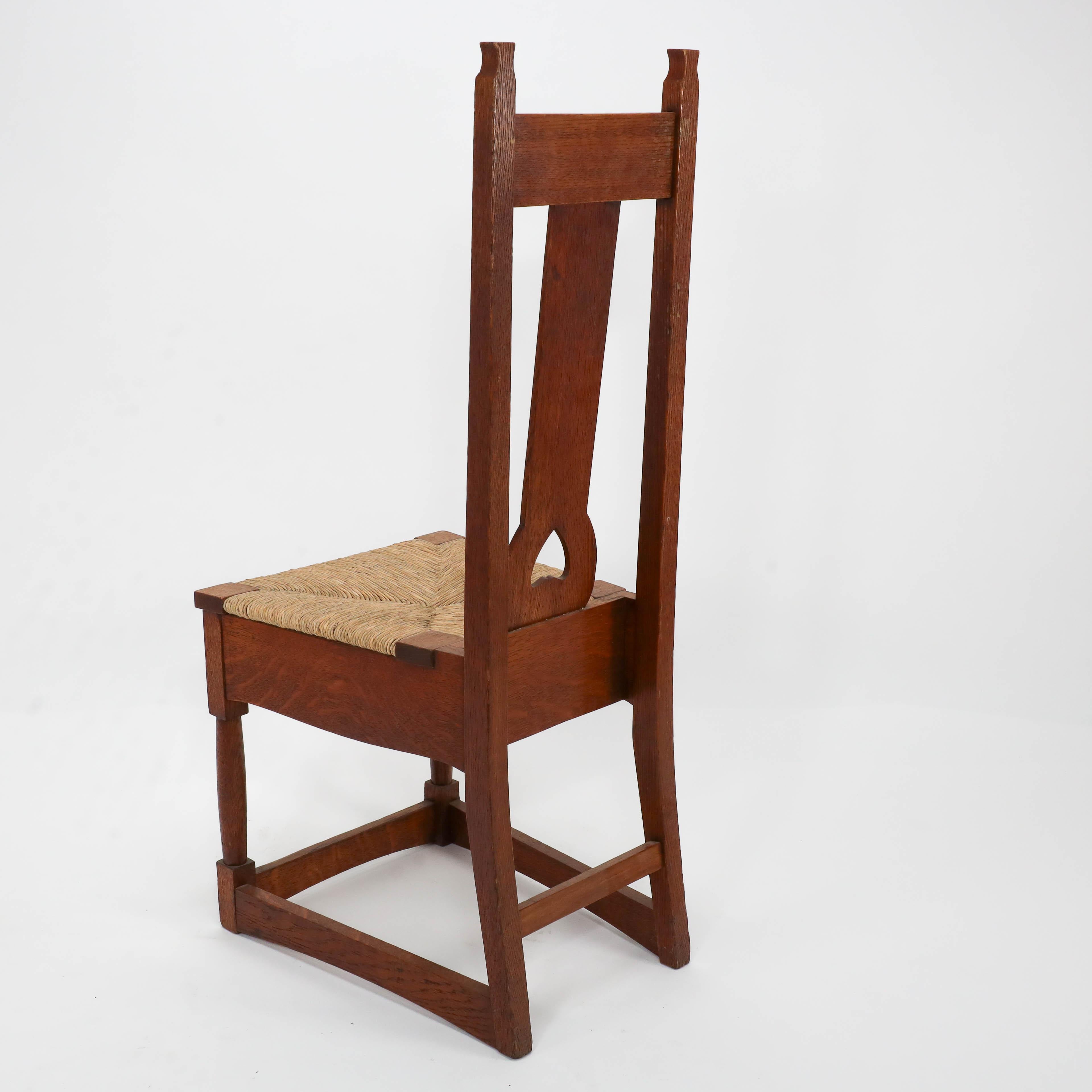 Shapland & Petter, estilo Baillie Scott de, silla con asiento de junco de roble Arts & Crafts en venta 3