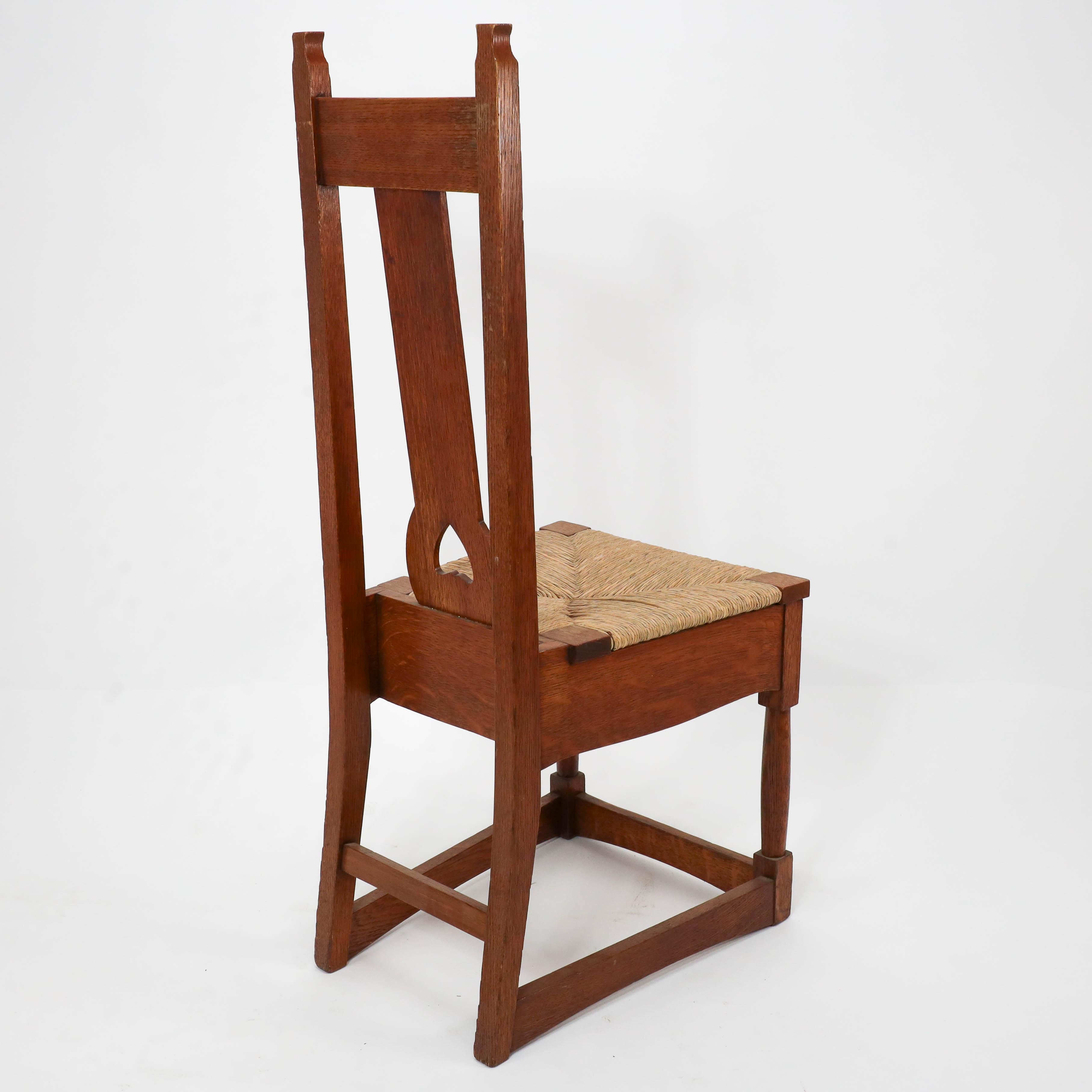 Shapland & Petter, estilo Baillie Scott de, silla con asiento de junco de roble Arts & Crafts en venta 5