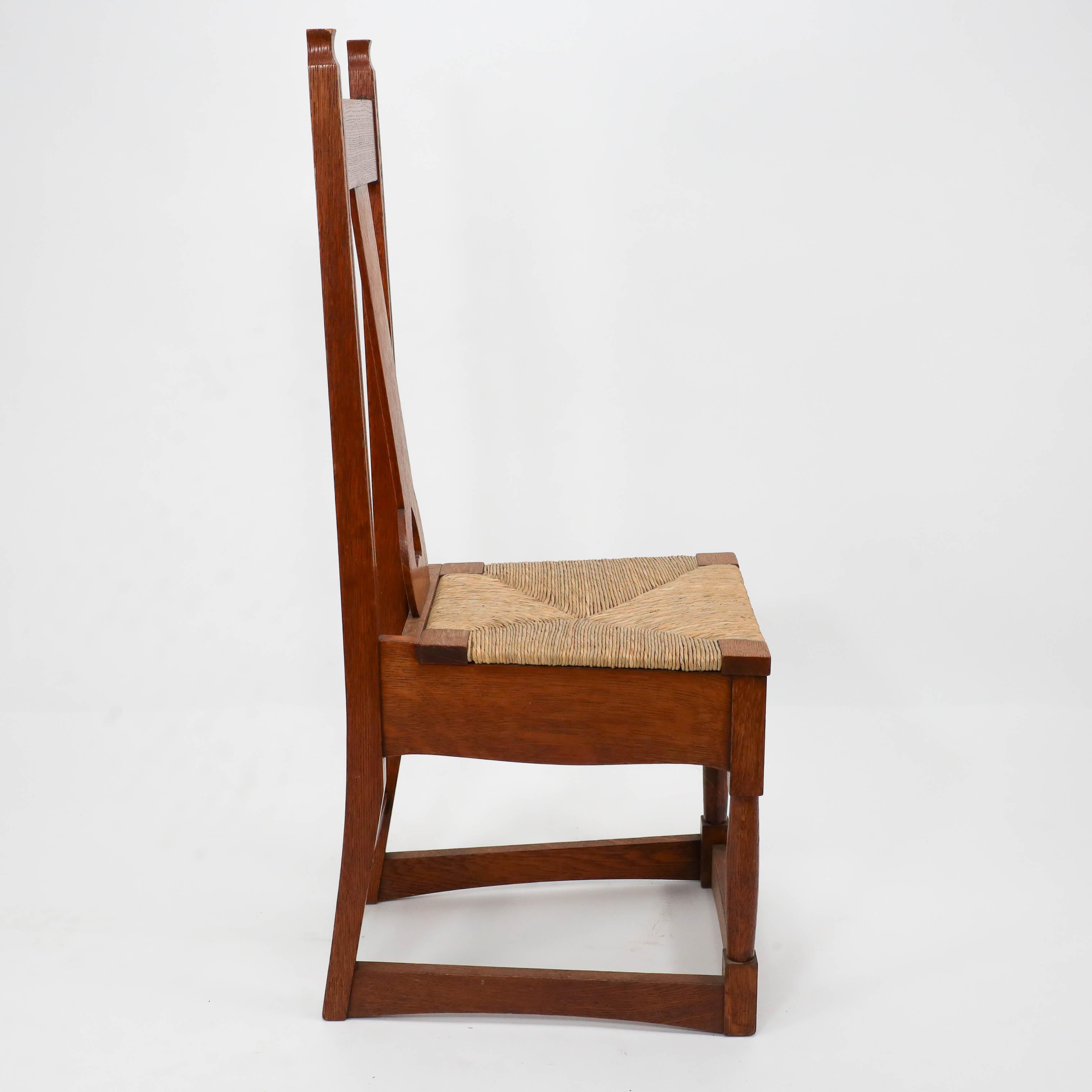 Shapland & Petter, estilo Baillie Scott de, silla con asiento de junco de roble Arts & Crafts Hecho a mano en venta