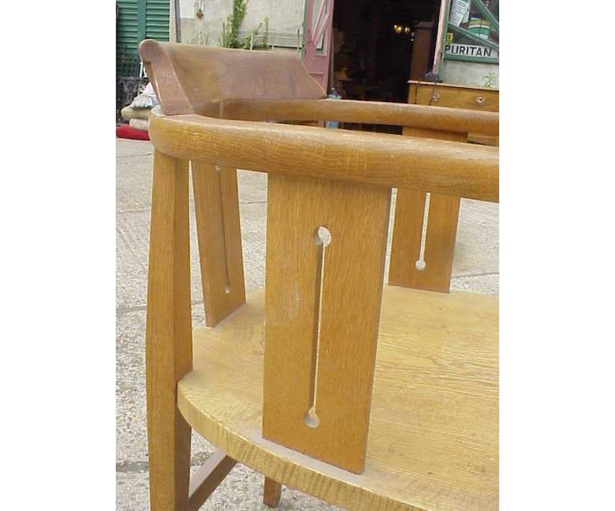 Anglais Huit fauteuils Arts & Crafts en chêne Shapland & Petter avec accoudoirs et sièges façonnés en vente