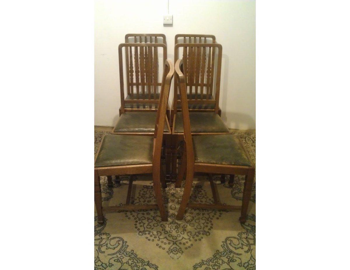 Shapland & Petter, Satz von sechs Arts & Crafts-Esszimmerstühlen aus Eichenholz mit geformten Rückenlehnen (Arts and Crafts) im Angebot