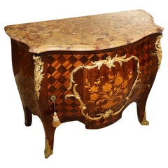 Commodes and Chests of Drawers