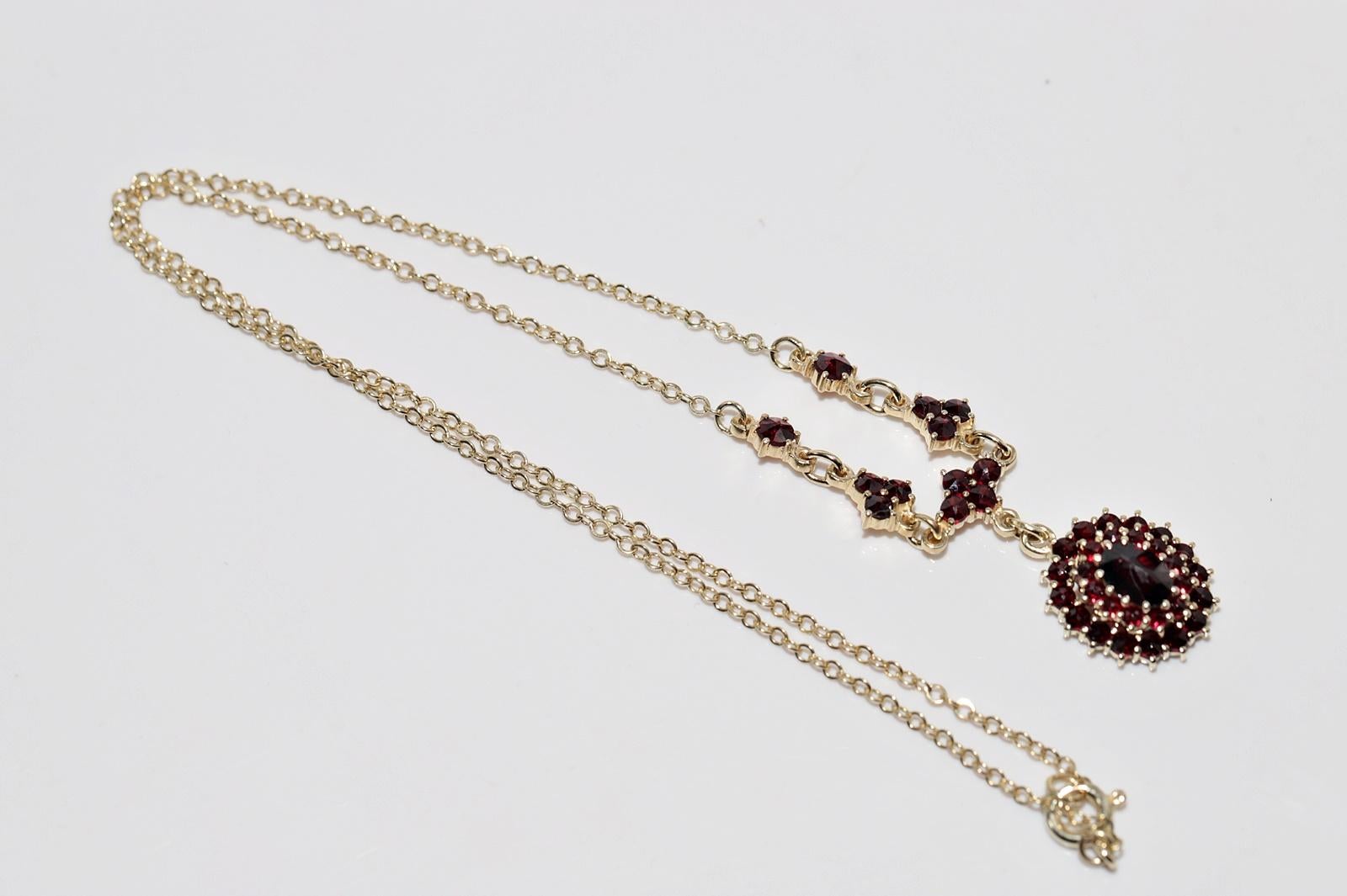 Vintage 14k Gold Natural Garnet Decorated Necklace For Sale 11
