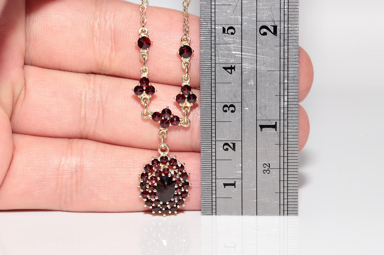 In very good condition.
Total weight is 7.2 grams.
Totally is garnet about 2.20 ct.
Total lenght is chain without garnet 36 cm.
Please contact for any question.