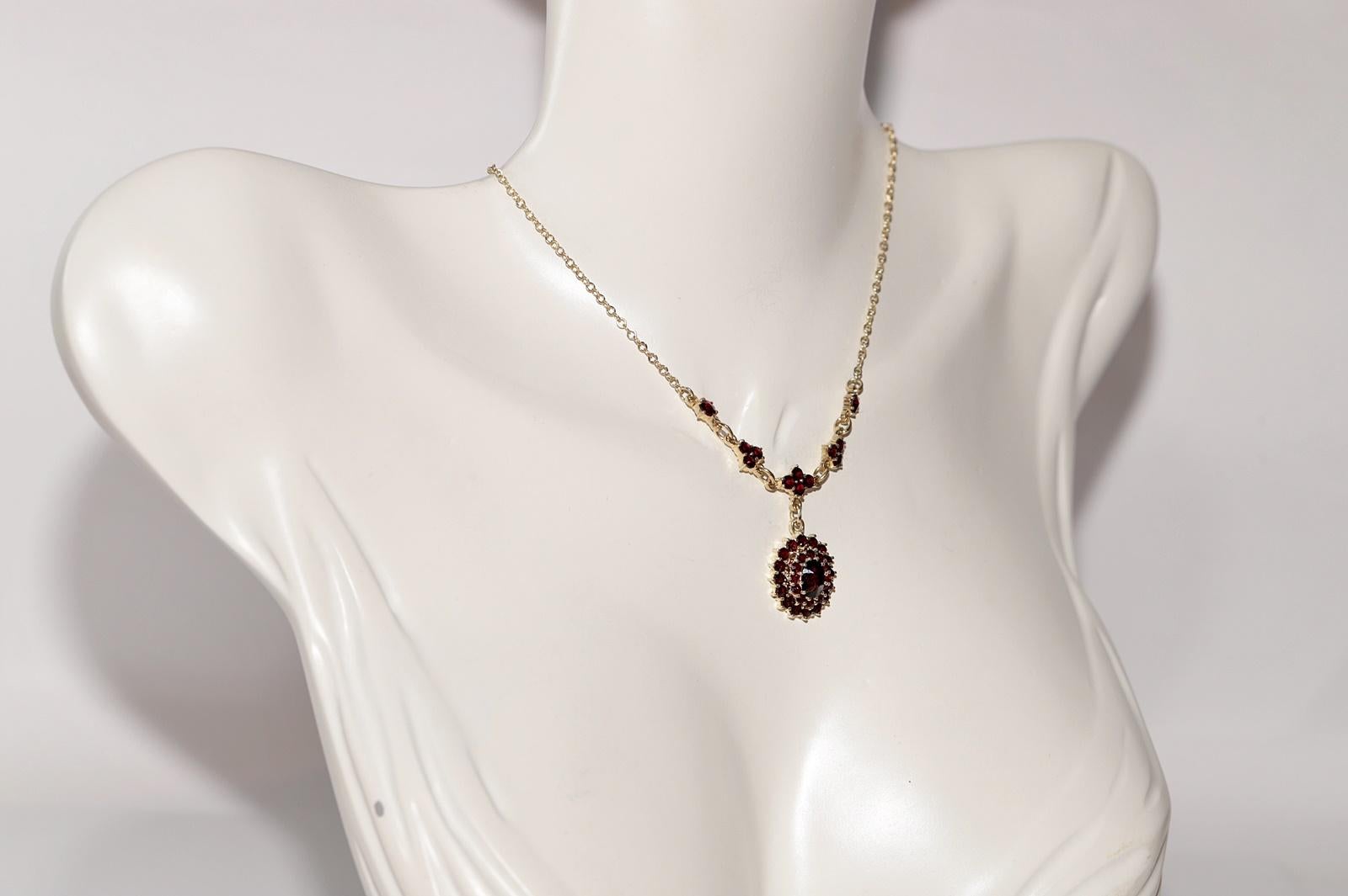 Women's Vintage 14k Gold Natural Garnet Decorated Necklace For Sale
