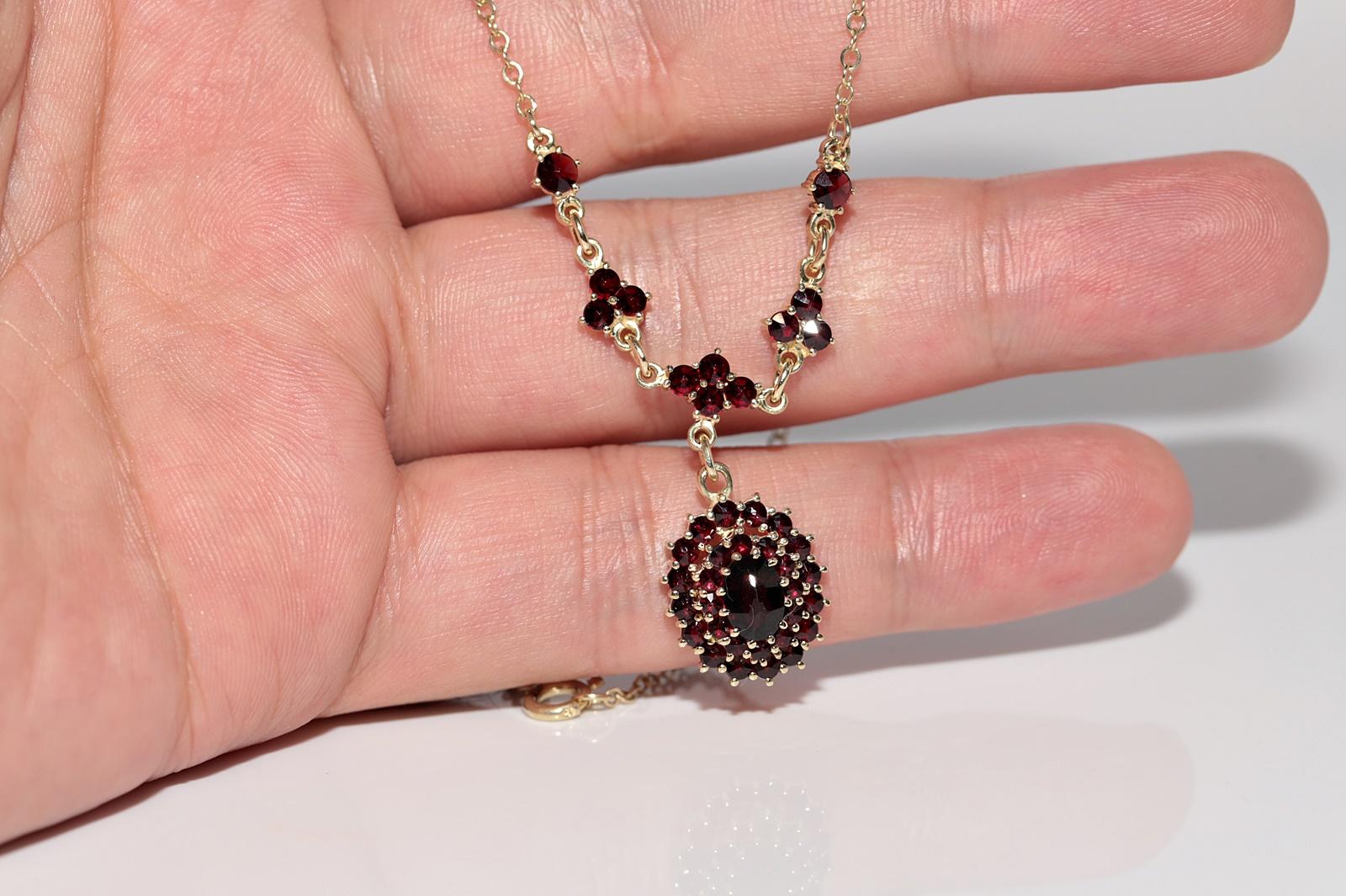 Vintage 14k Gold Natural Garnet Decorated Necklace For Sale 1
