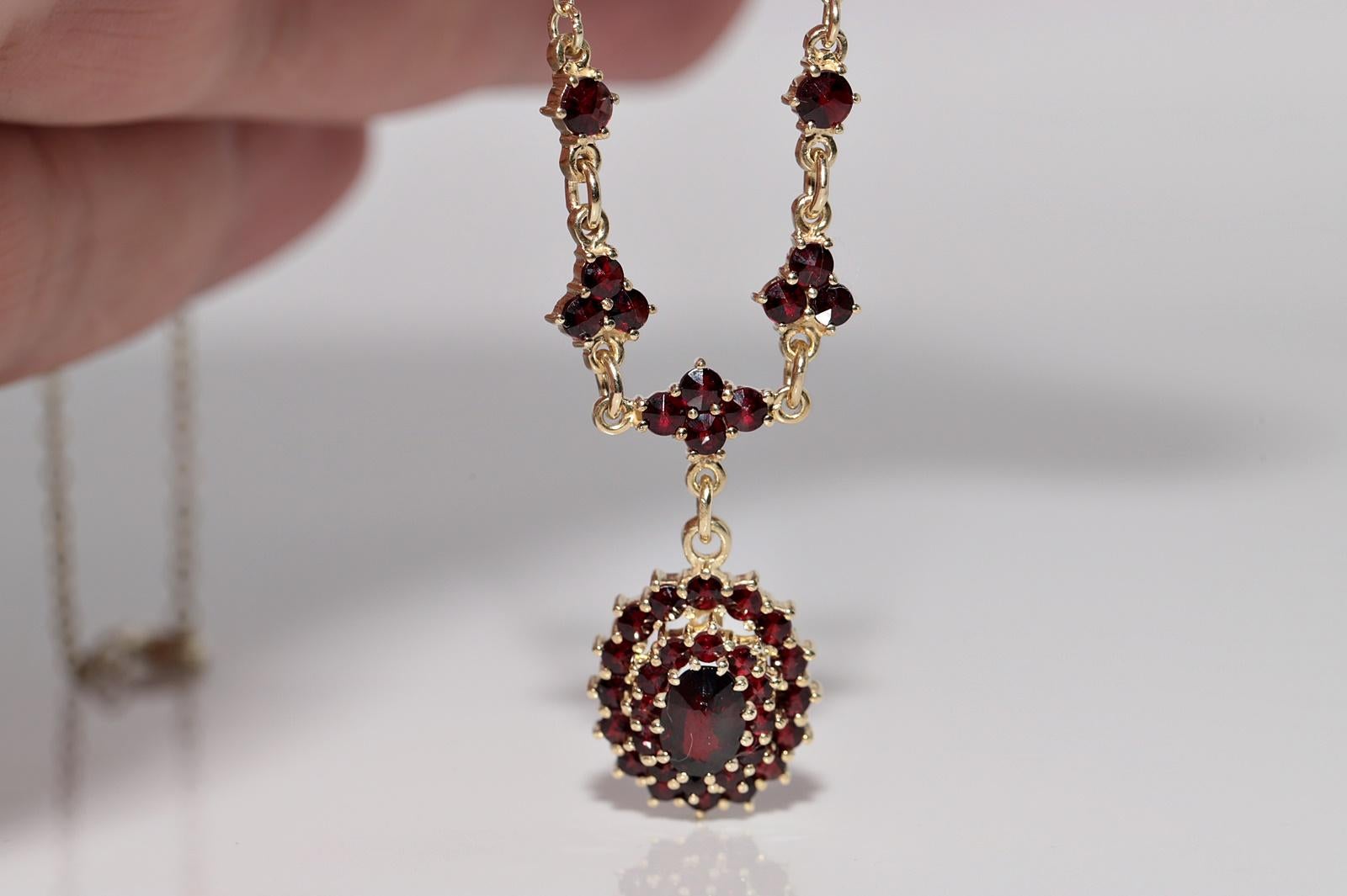 Vintage 14k Gold Natural Garnet Decorated Necklace For Sale 3