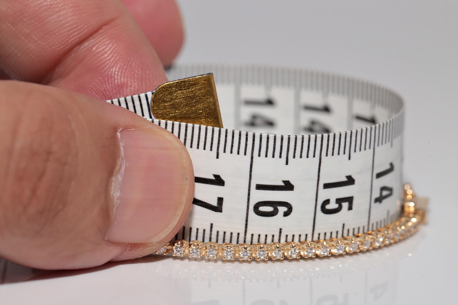 Teilen Sie Vintage CIRCA 1990er 14k Gold natürlichen Diamanten verziert Armreif Armband im Angebot 8