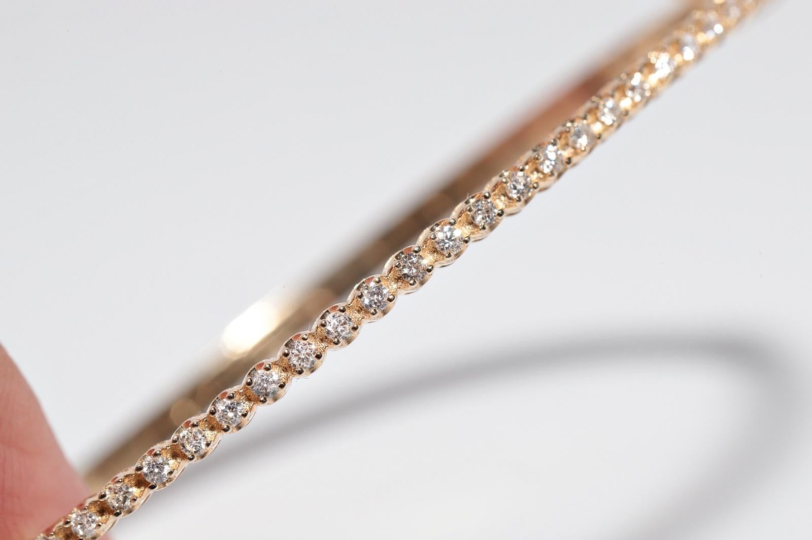 Teilen Sie Vintage CIRCA 1990er 14k Gold natürlichen Diamanten verziert Armreif Armband im Angebot 9