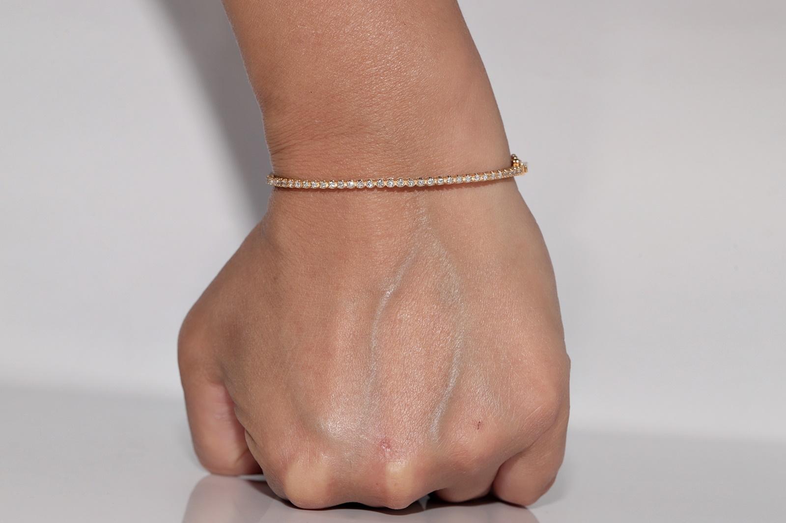 Teilen Sie Vintage CIRCA 1990er 14k Gold natürlichen Diamanten verziert Armreif Armband im Angebot 11