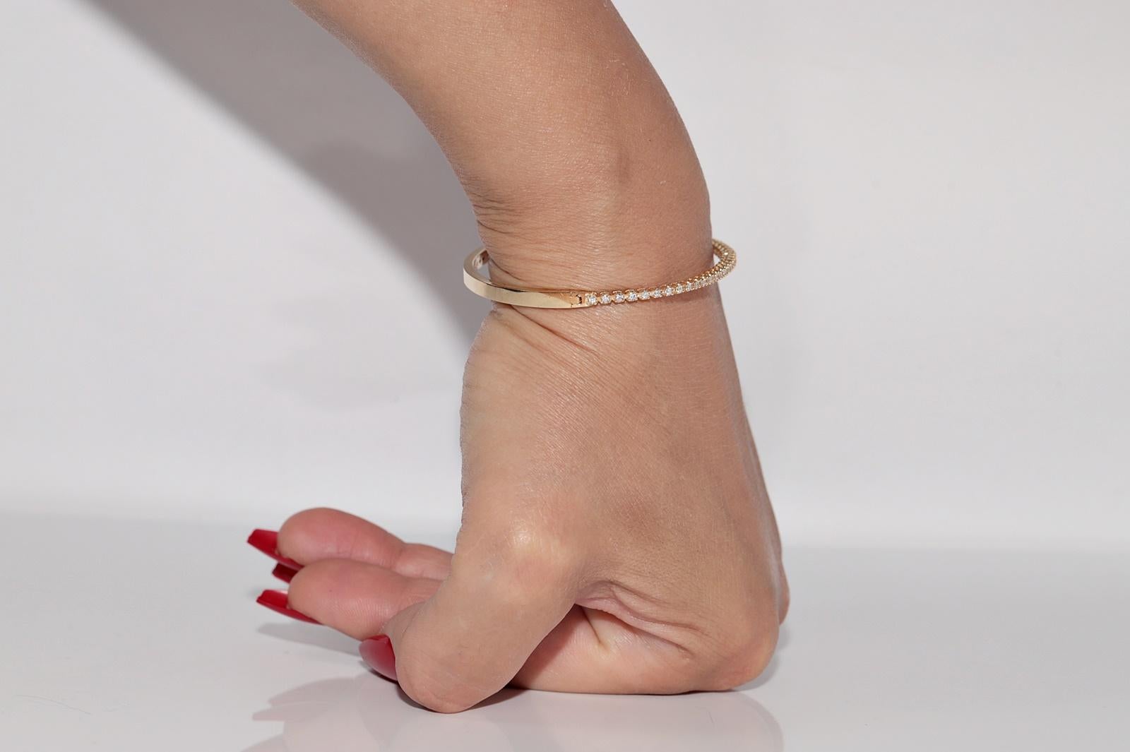 Teilen Sie Vintage CIRCA 1990er 14k Gold natürlichen Diamanten verziert Armreif Armband im Angebot 13