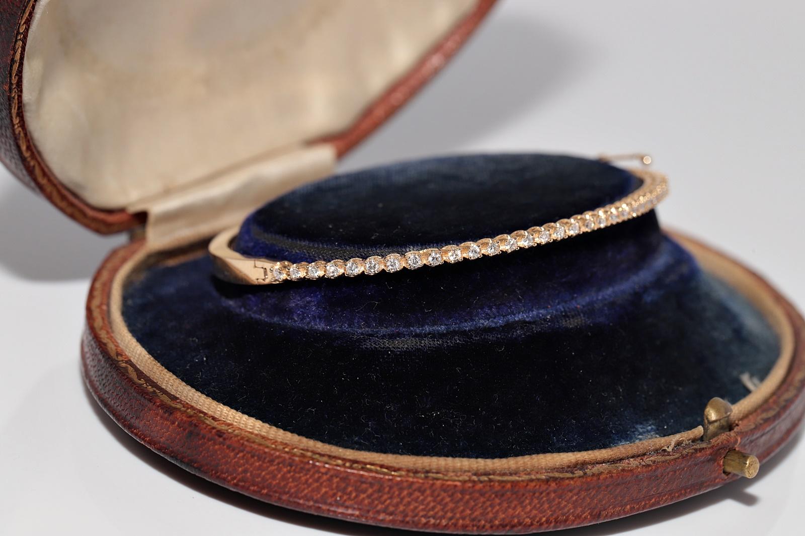 Teilen Sie Vintage CIRCA 1990er 14k Gold natürlichen Diamanten verziert Armreif Armband (Brillantschliff) im Angebot