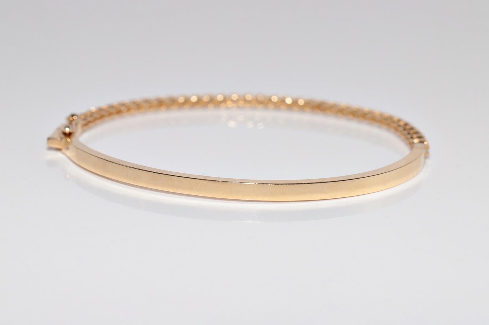 Teilen Sie Vintage CIRCA 1990er 14k Gold natürlichen Diamanten verziert Armreif Armband im Angebot 2