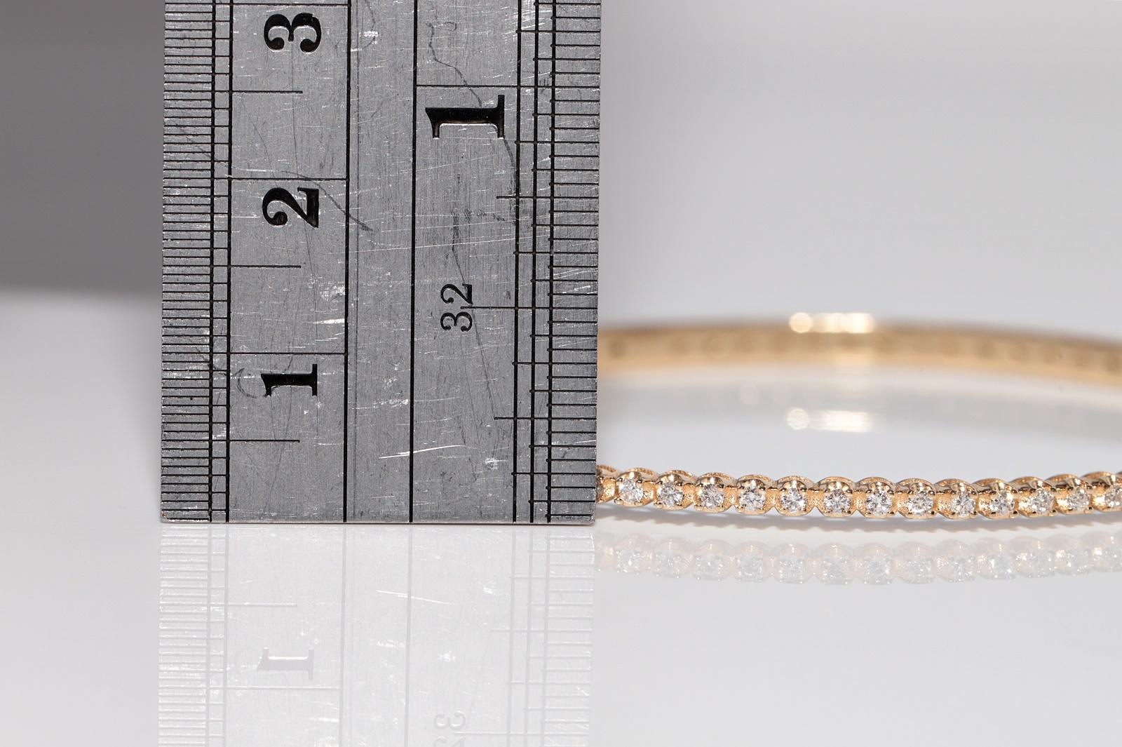 Teilen Sie Vintage CIRCA 1990er 14k Gold natürlichen Diamanten verziert Armreif Armband im Angebot 3