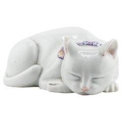Sharing with you this amazing Japanese Kutani model of a recumbent Cat