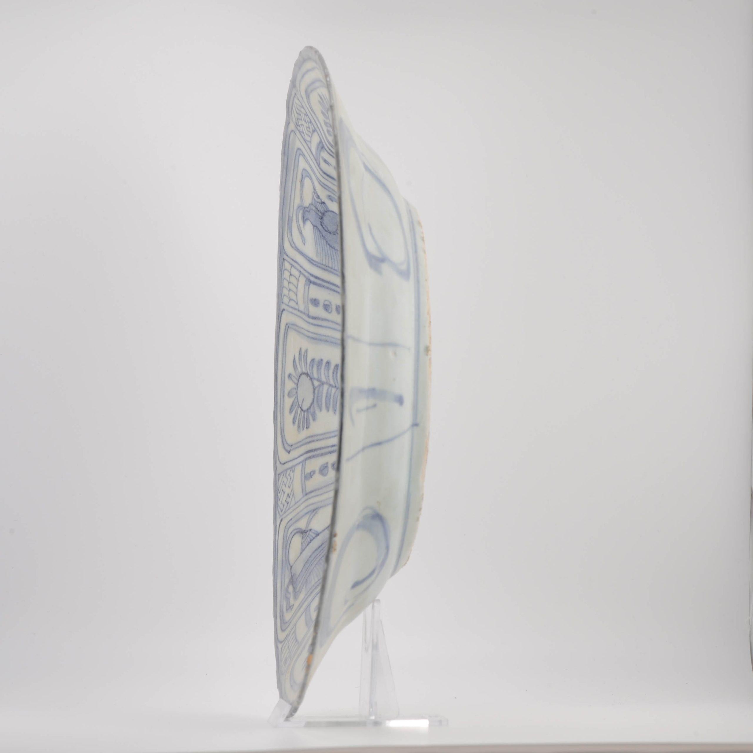 Sharing with you this very nicely decorated kraak Plate with the well known scen 1