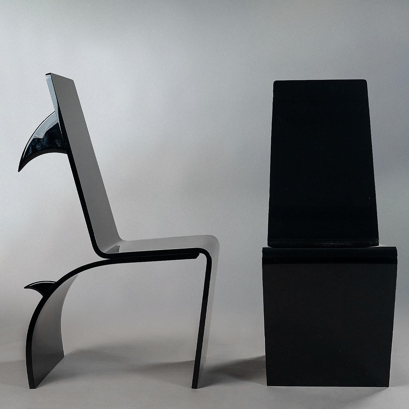 Shark Black Chair In New Condition In Milan, IT