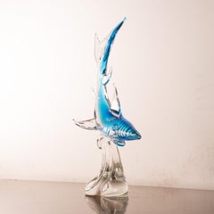 Escultura Tiburón en cristal de Murano con tonos azules, Italia en stock