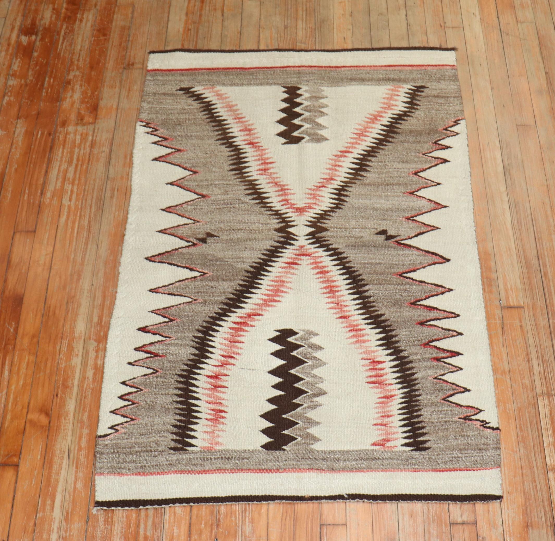 Haifischzähne Amerikanischer Navajo-Teppich (Indigene Kunst (Nord-/Südamerika)) im Angebot