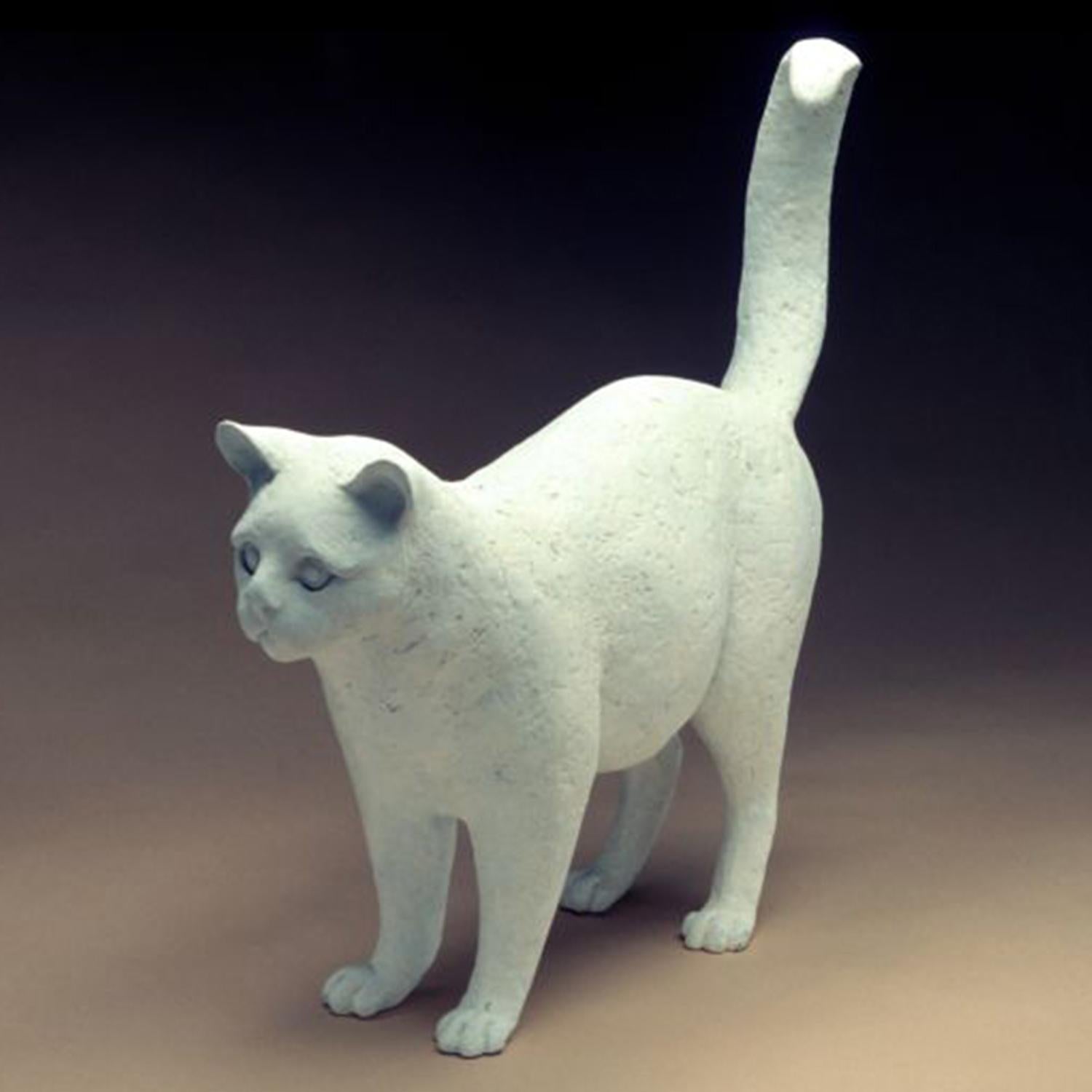 Sharon Loper Nude Sculpture – Luna, Katze mit Glasaugen, 3/10