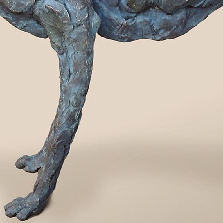 Bronzeguss, Auflage: 7

Sharon Loper schafft vergängliche Skulpturen aus Bronze, Stein und Holz und betrachtet ihre Arbeit als Gedankenlandschaften, die auf organischen Prinzipien basieren. 

Als klassisch ausgebildeter Rodin-Bildhauer der dritten