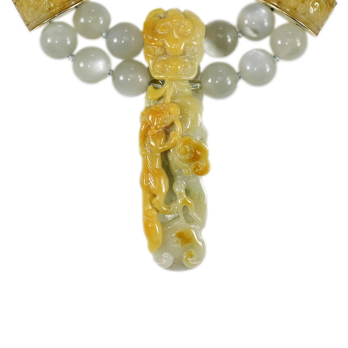 Perlina Collana Sharon Meyer Couture in oro giallo 18 carati, pietra di luna e giada intagliata in vendita