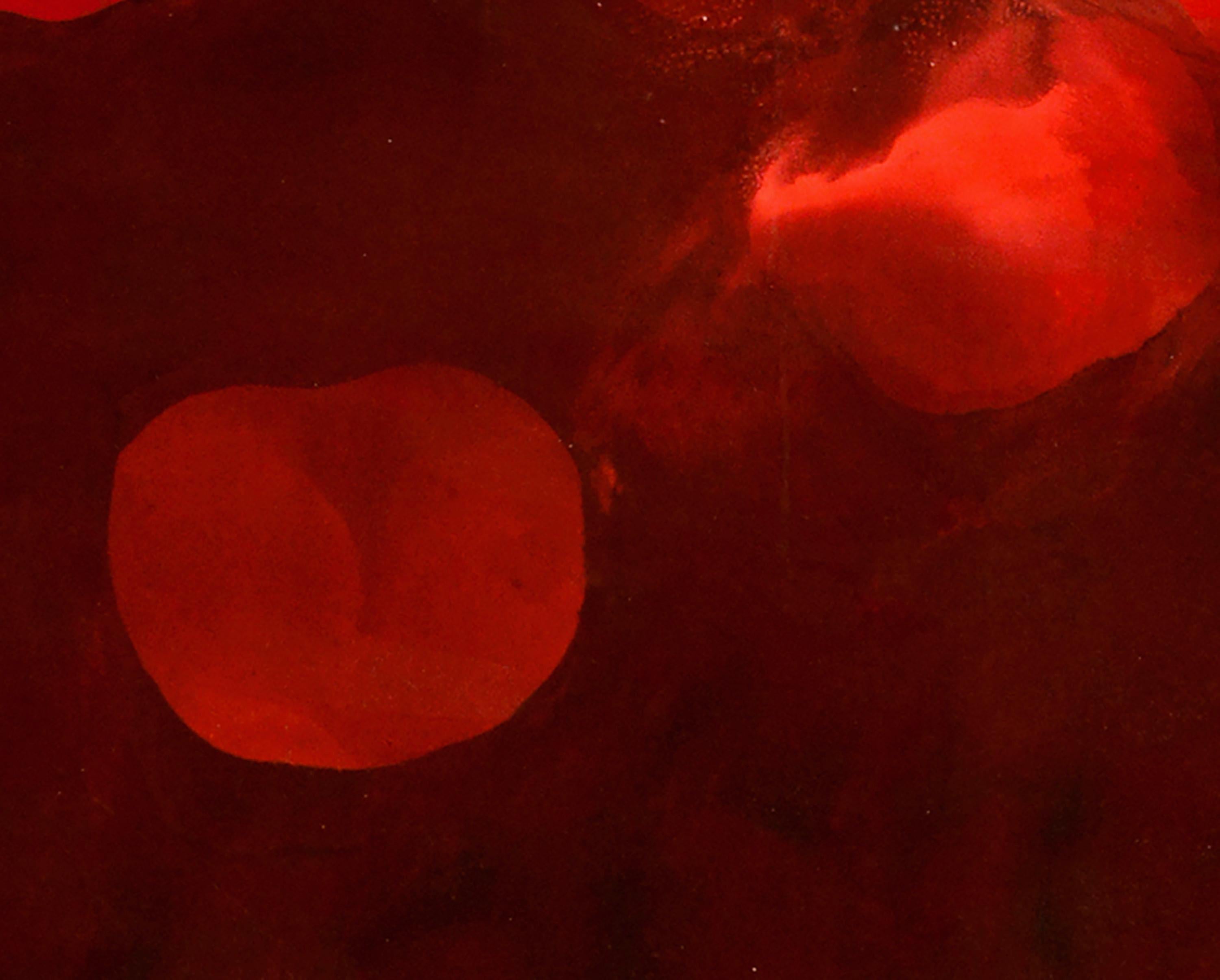 Astratto etereo con forme rosse brillanti che fluttuano in un campo di colore rosso/marrone intenso dell'artista californiana Sharon Weiner (America, 20°/21° secolo). Firmato 
