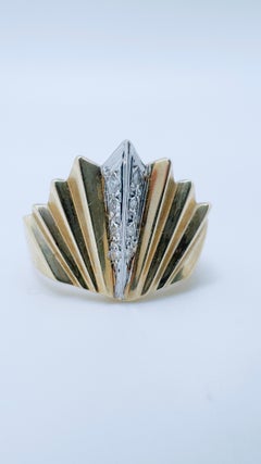 Sharp Half Scallop Design 14 Karat Yellow Gold Ring with Melee Diamond Accents