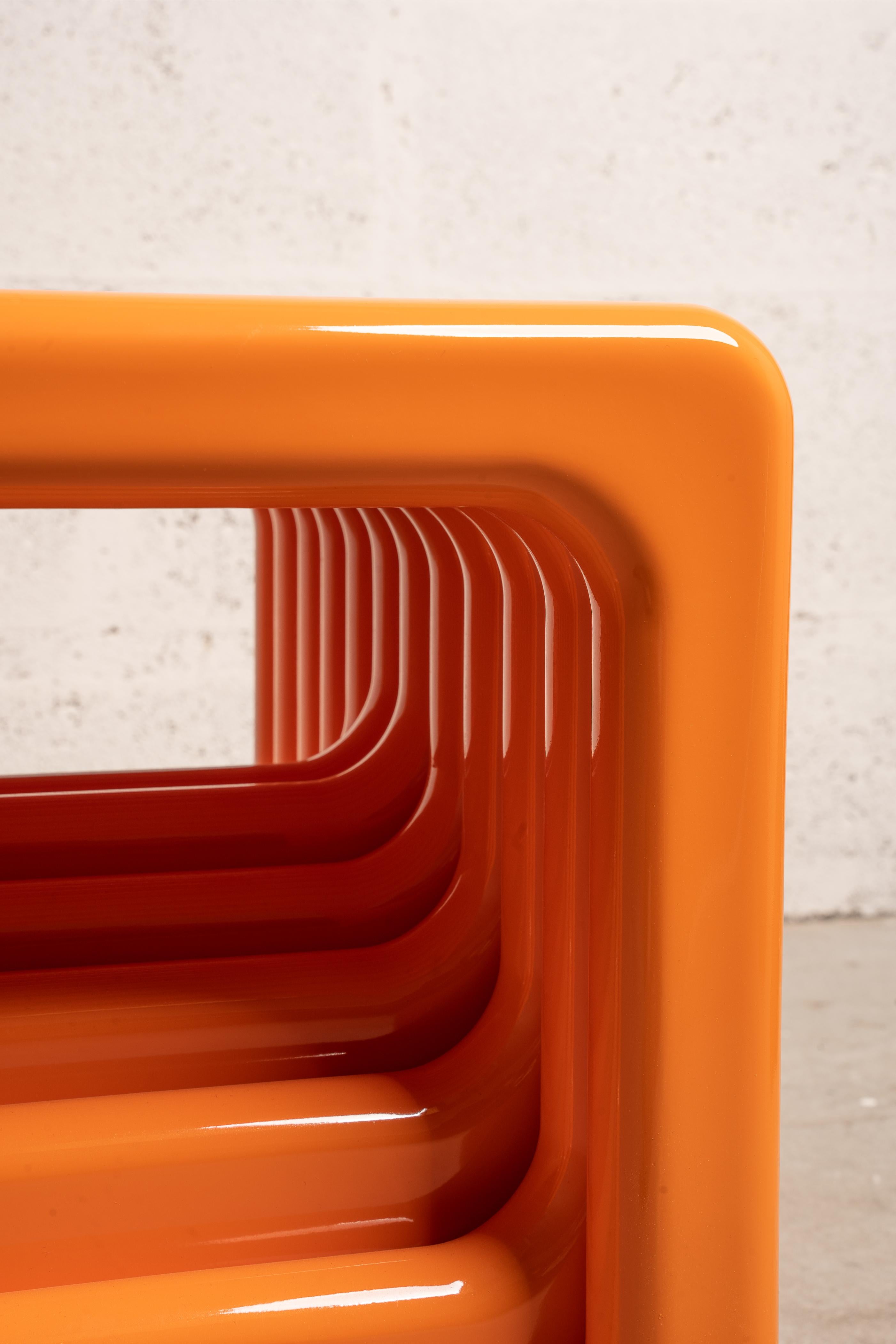 Sharpei Side Table by Senimo For Sale 3