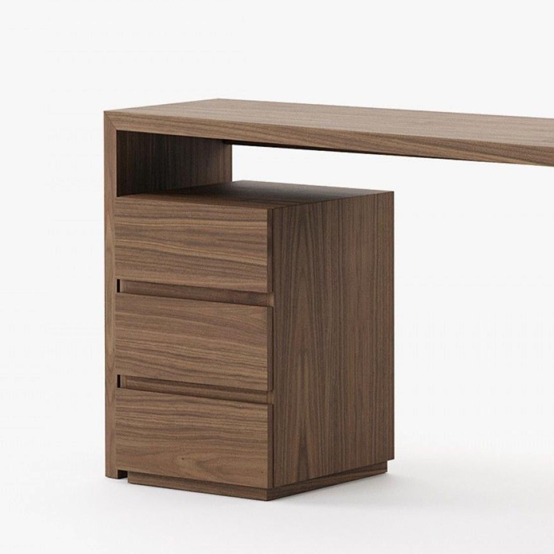 Sharper Walnut Desk In New Condition For Sale In Paris, FR