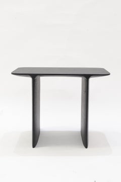 Guéridon à raser:: sculpté à la main et signé par Cedric Breisacher