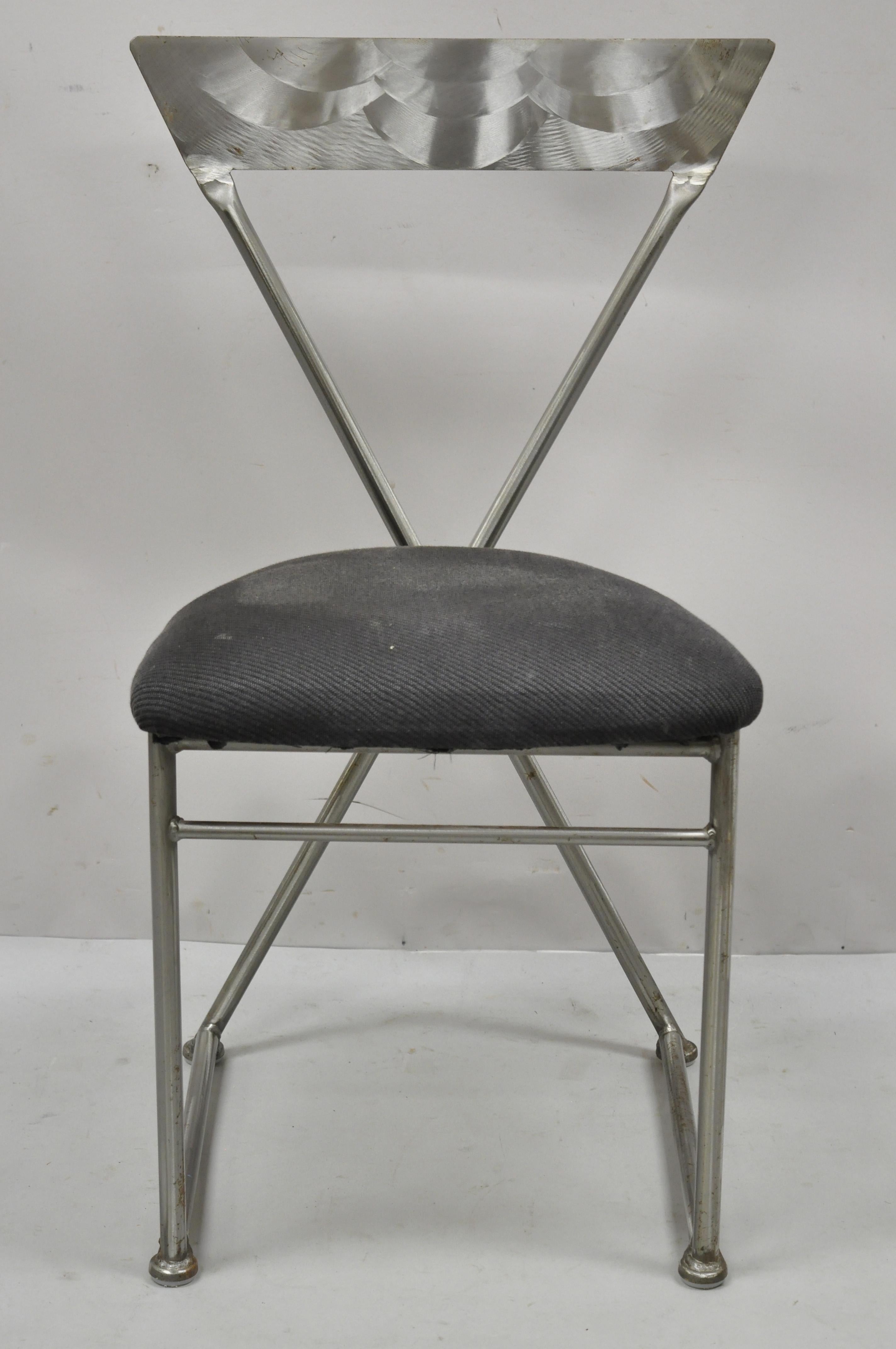Moderne Shaver Howard ensemble de 4 chaises de salle à manger modernistes italiennes en acier brossé et métal en vente