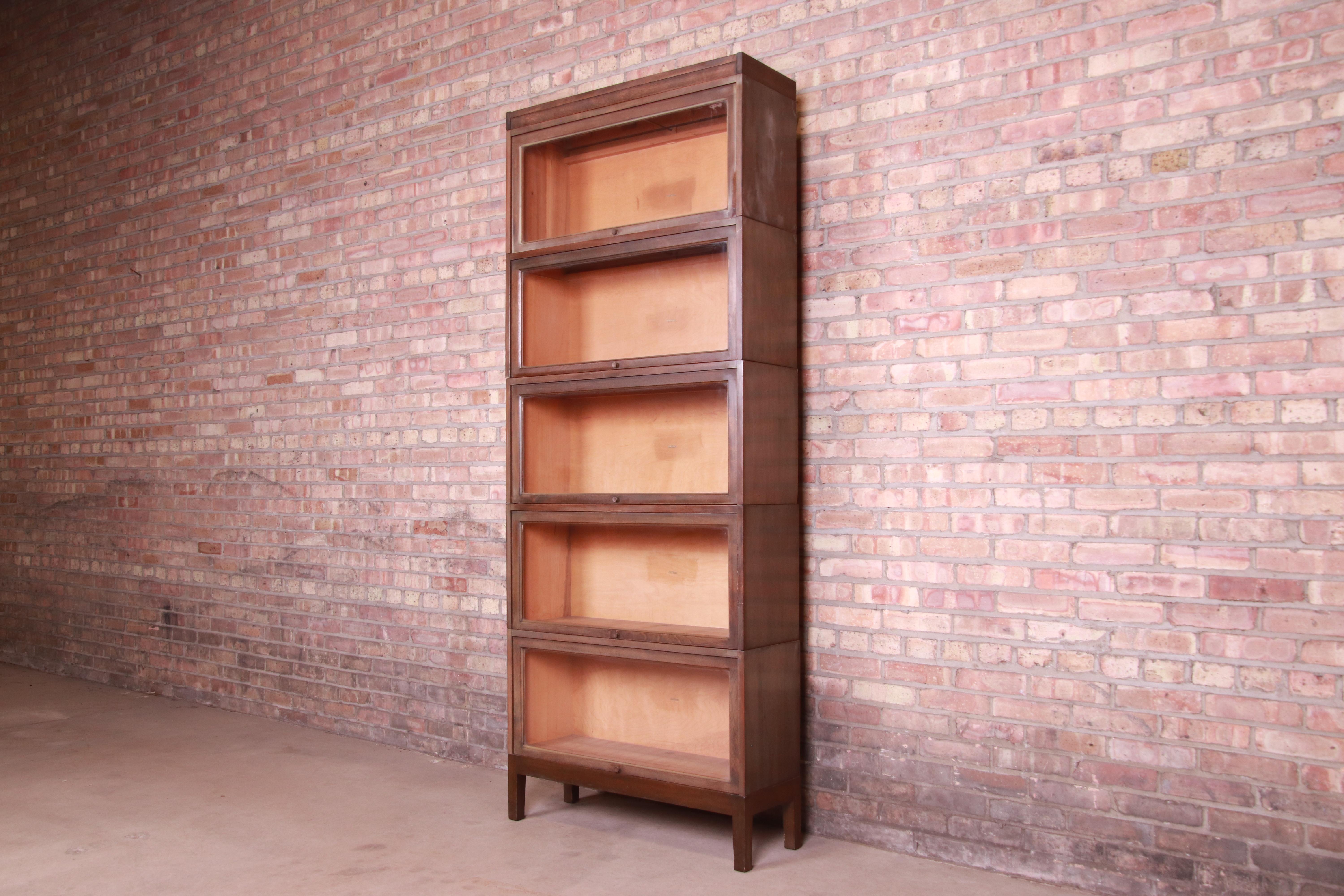 Shaw Walker Arts & Crafts Five-Stack Barrister Bookcase, Circa 1920s In Good Condition In South Bend, IN