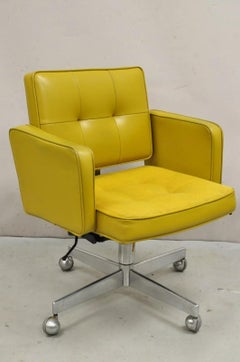 Chaise de bureau pivotante moderne du milieu du siècle dernier en vinyle jaune moutarde Shaw Walker