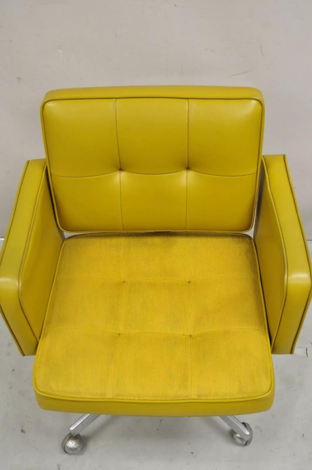 Mid-Century Modern Shaw Walker Mid Century Modern Mustard Yellow Vinyl Swivel Office Desk Chair For Sale