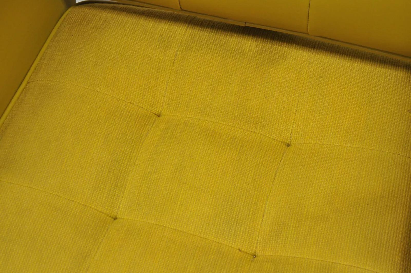 20th Century Shaw Walker Mid Century Modern Mustard Yellow Vinyl Swivel Office Desk Chair For Sale