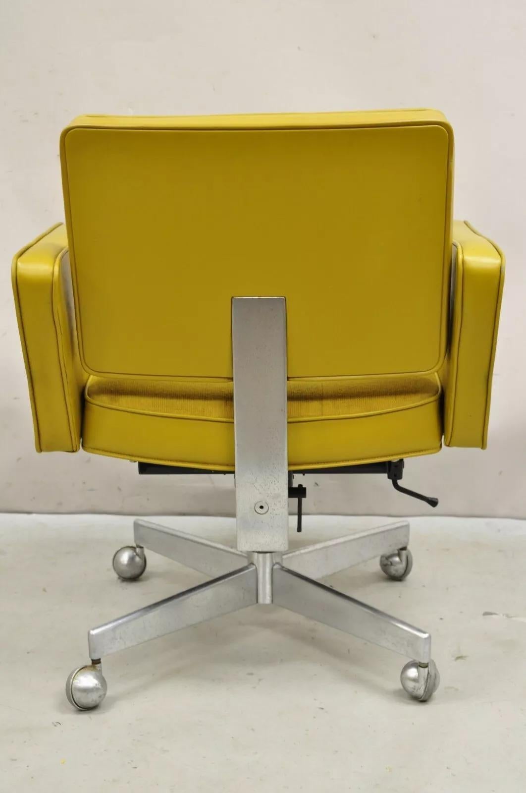 Shaw Walker Mid Century Modern Mustard Yellow Vinyl Swivel Office Desk Chair For Sale 2