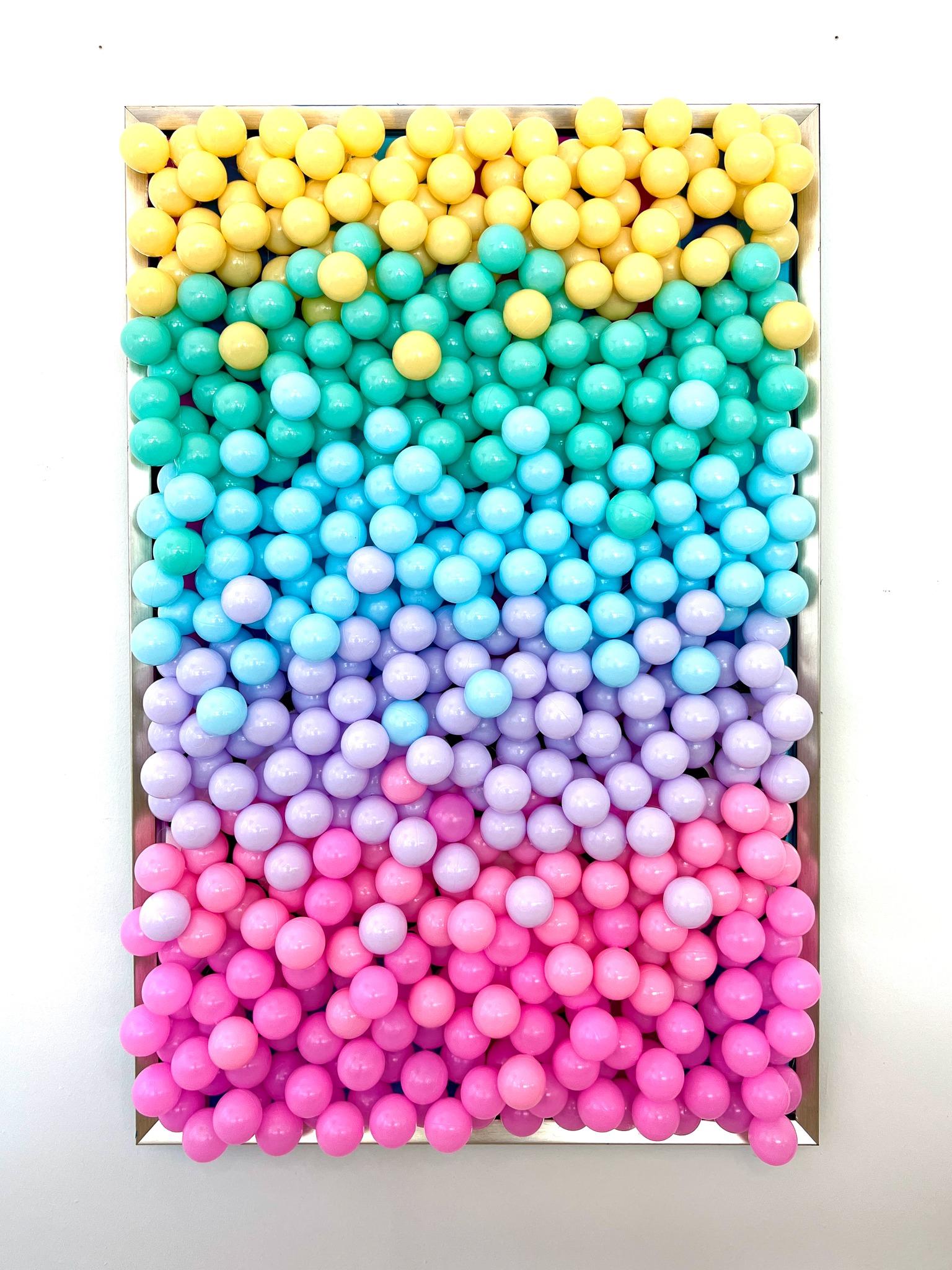 „Ballpit“-Wandskulptur 36 x 52 x 6 Zoll von Shawn Kolodny 2