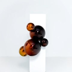 "BECKONS DE OSCURIDAD" Escultura de pared 21" x 16" x 23" in de Shawn Kolodny
